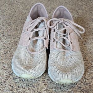 New Balance Women's Pale Pink Knit Lace-Up Sneakers